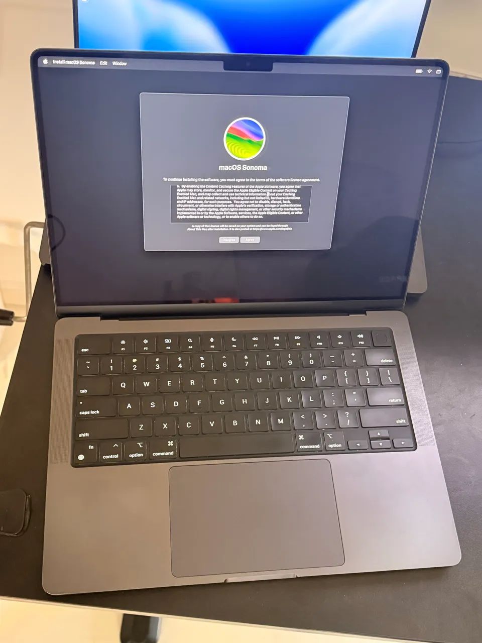MacBook Pro 14? M3 Pro Space Gray 18GB e 512GB de HD  - Foto 3