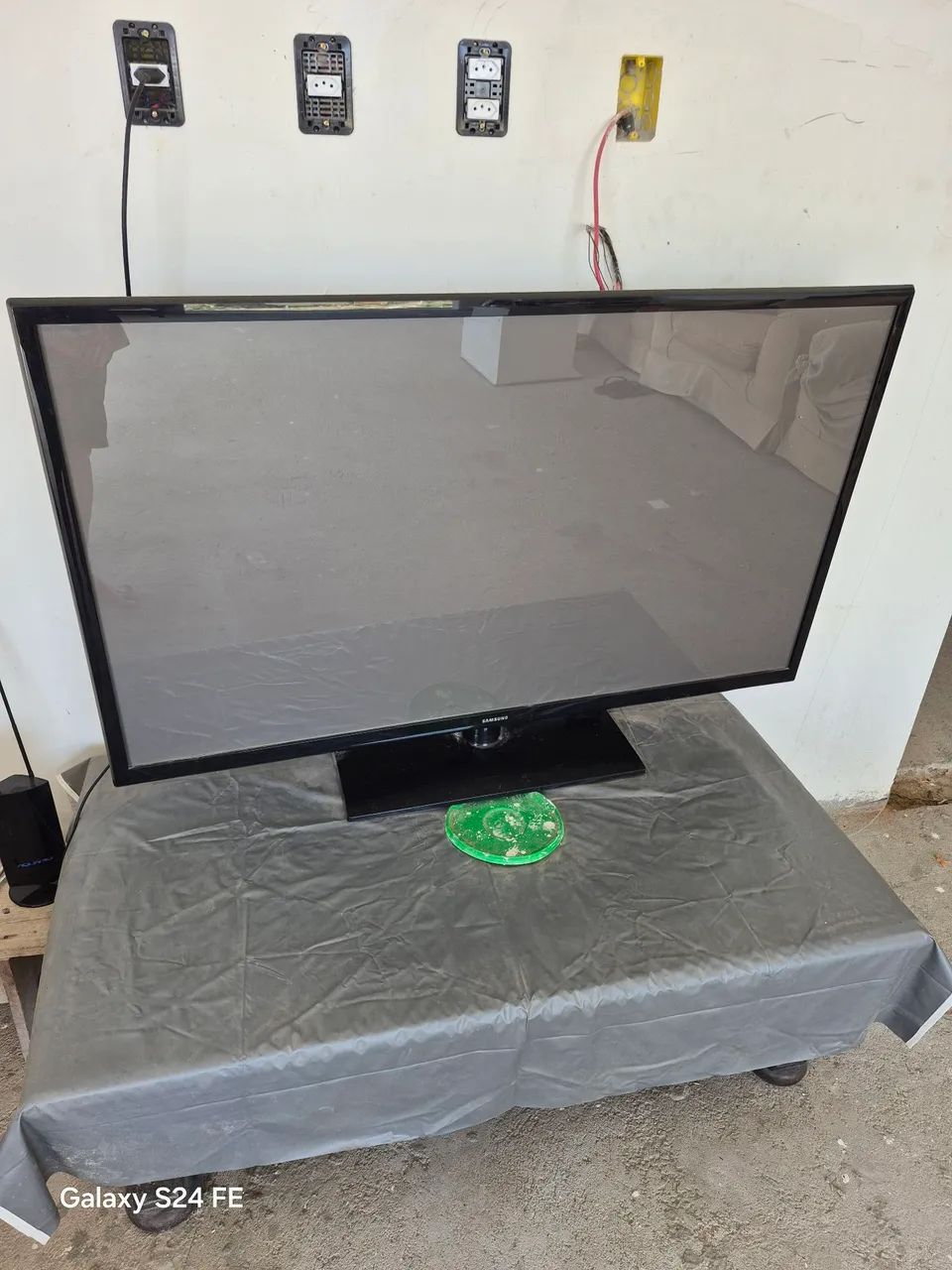 Vendo televisão em perfeito estado de conservação 