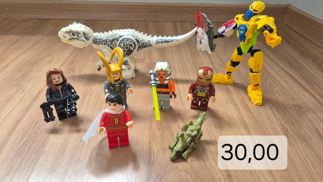 Brinquedos bonecos...ler descrição 