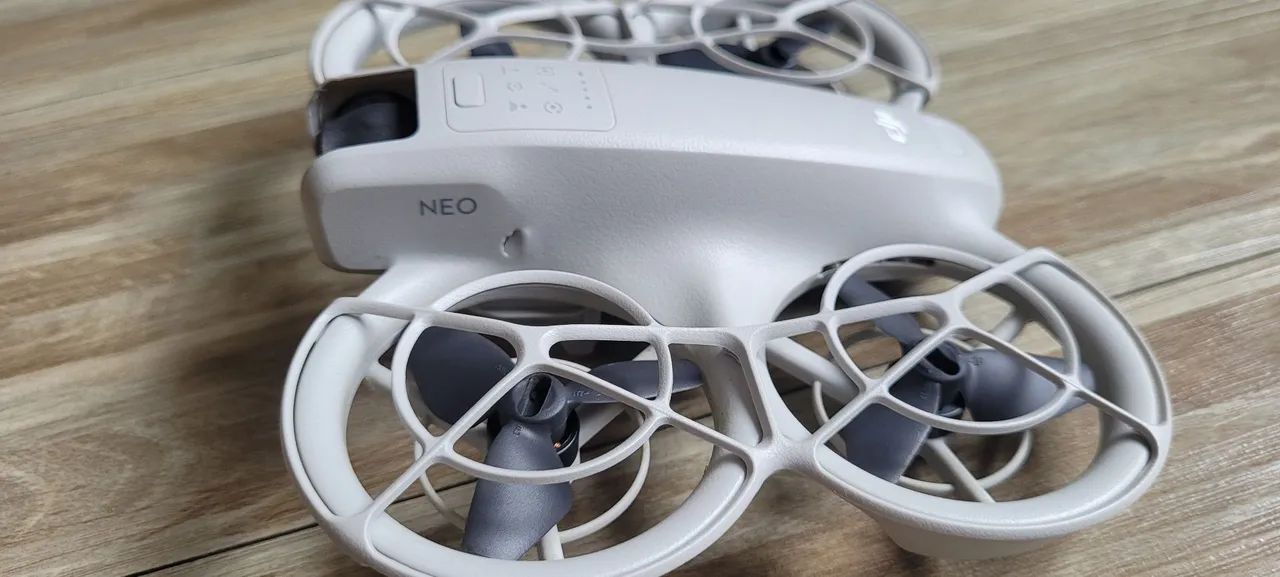 DJI NEO FLY MORE c/ acessórios  - Foto 5