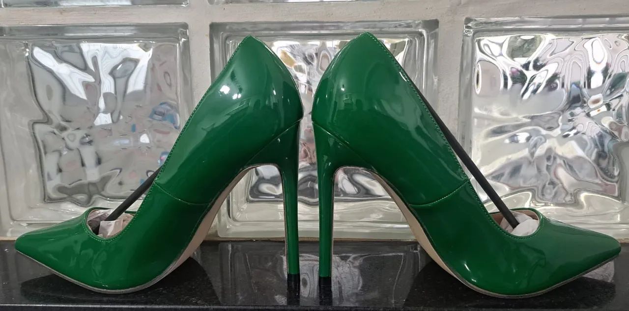 SCARPIN VERDE VERNIZ - Foto 2