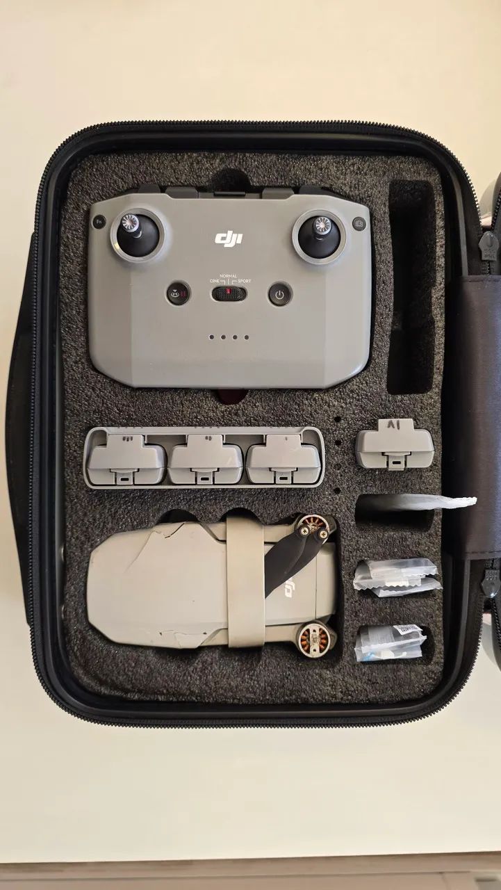 DJI Mini 2 Fly More Combo - Controle, 4 Baterias e Acessórios