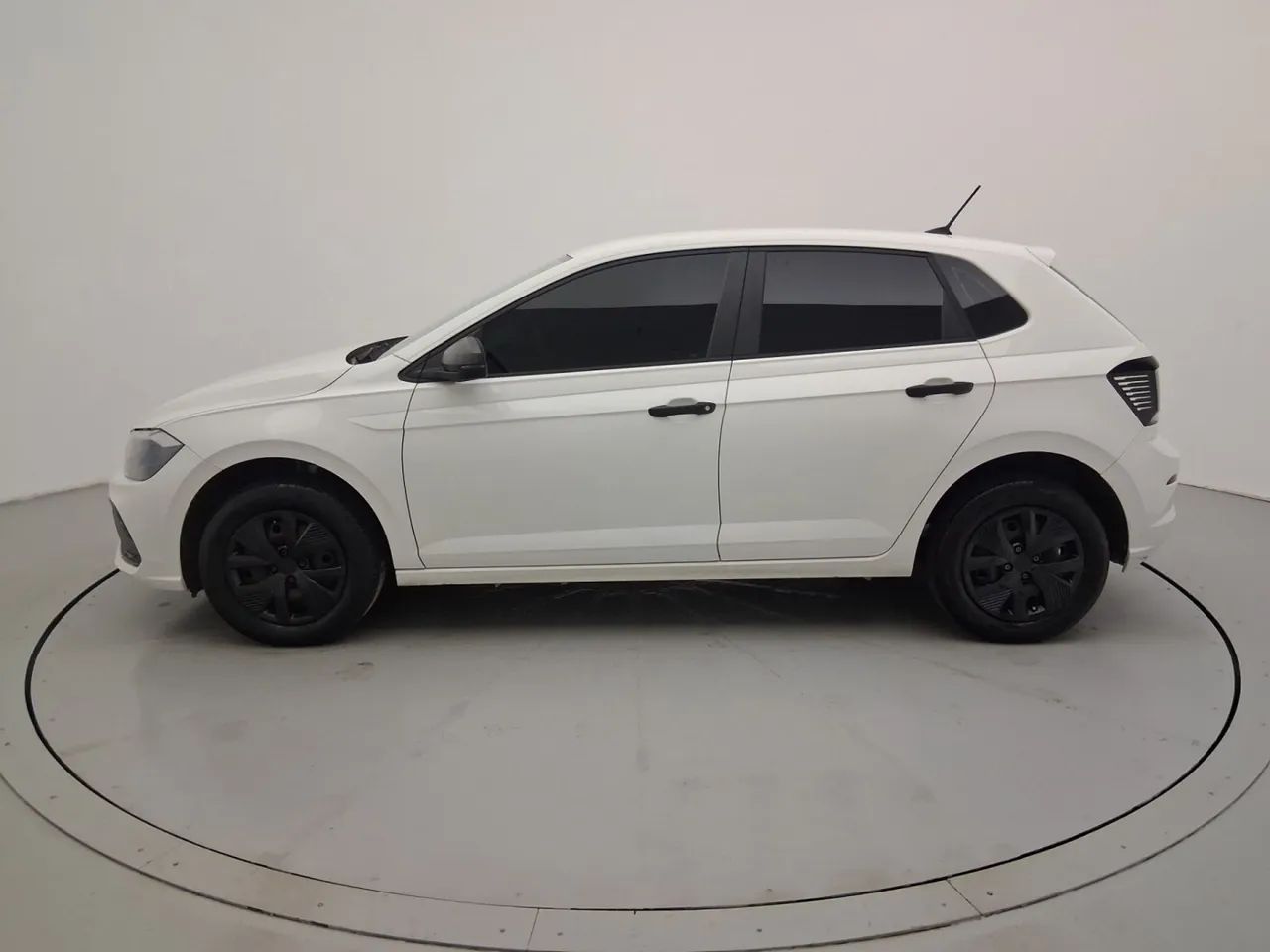 Volkswagen Polo Track 1.0 Flex 12V 5p, foto 2 de 18