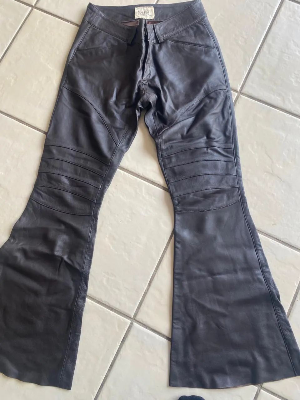 Calça Bobô Couro Legítimo tam 42 - Foto 2