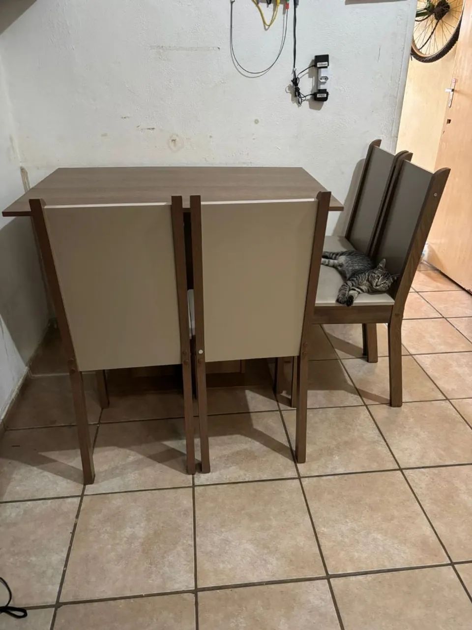 Mesa de Jantar com 4 cadeiras  - Foto 4