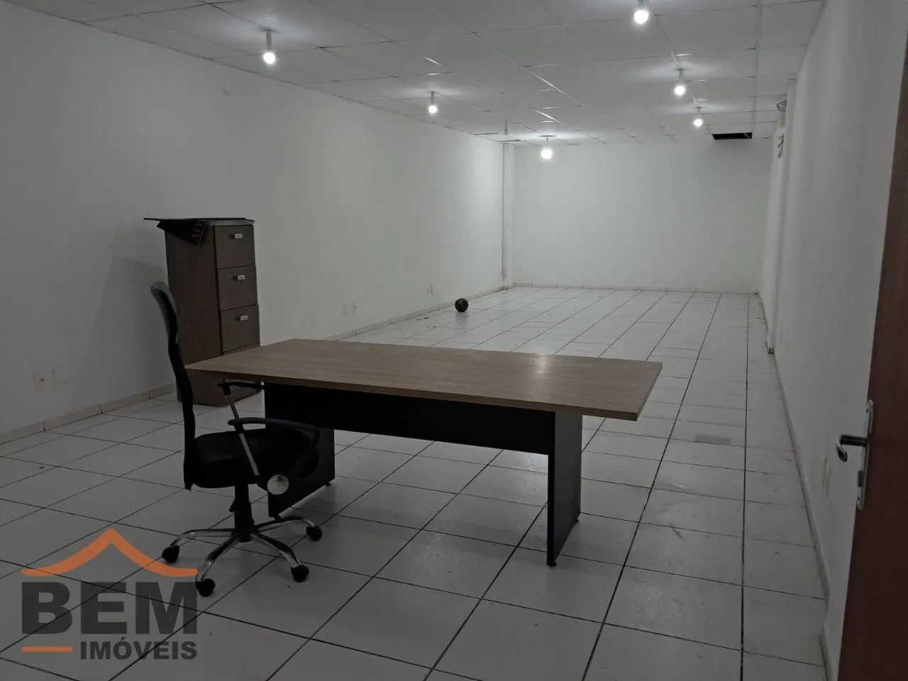Sala comercial para locação no Centro de Navegantes - Foto 4