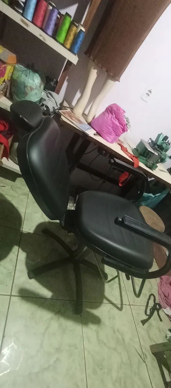 Vendo cadeira de barbeiro  - Foto 2