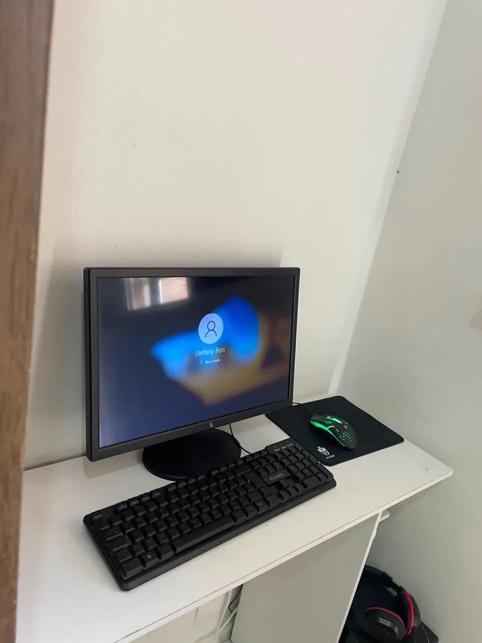 ? COMPUTADOR COMPLETO + MESA DE COMPUTADOR 