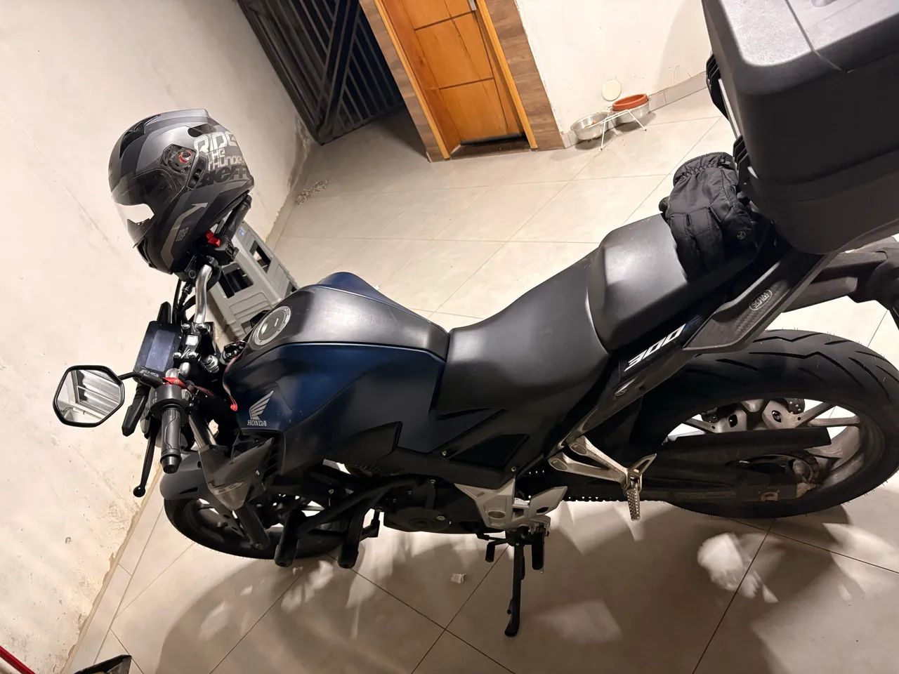 CB300F  - Foto 4