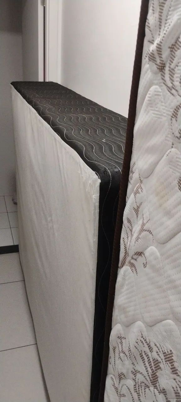 Cama box em ótimo estado