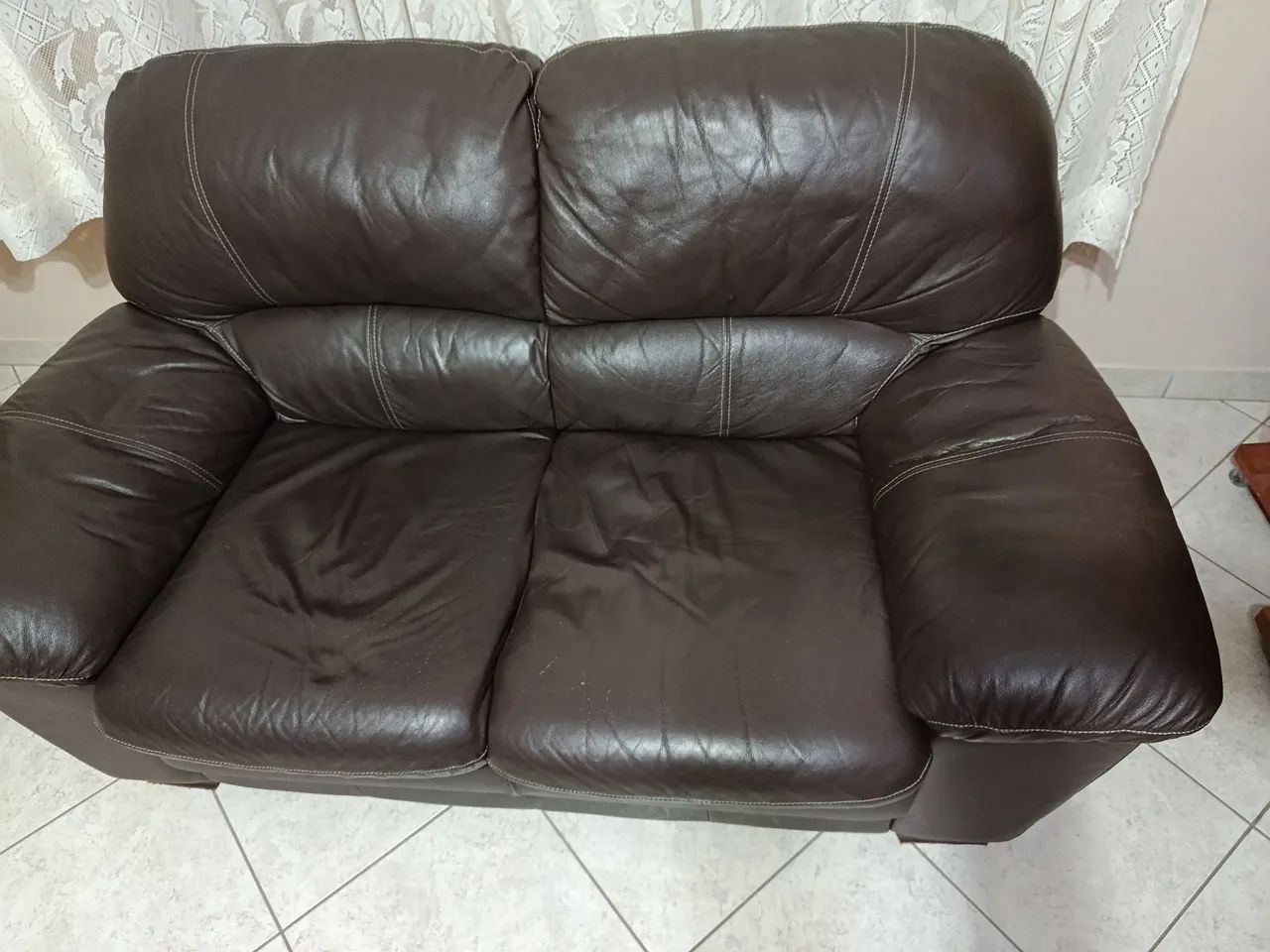 Conjunto de sofá em couro 2e 3 lugares  - Foto 5
