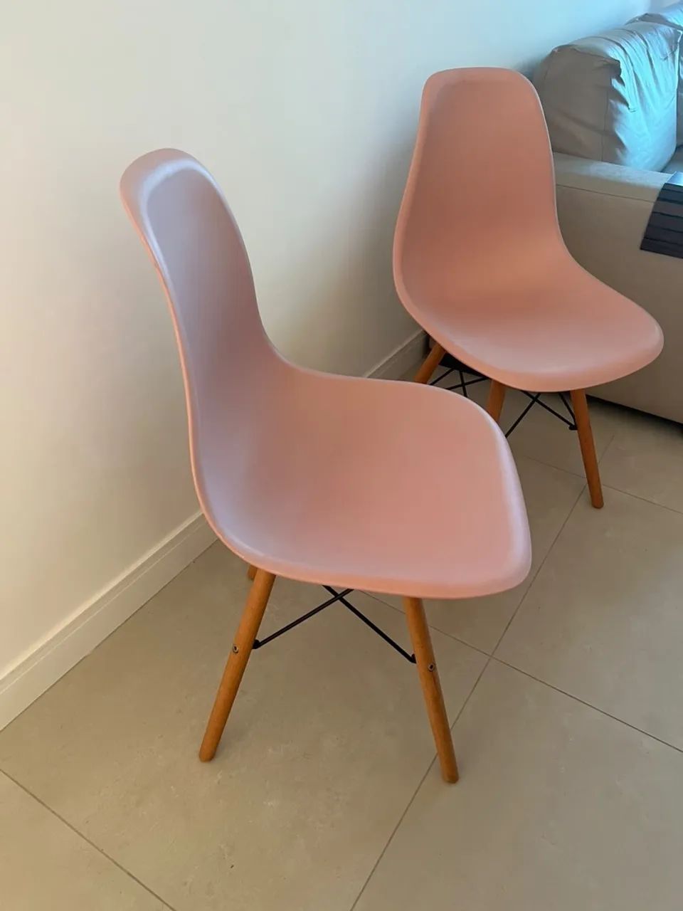 Vendo Cadeira Eiffel Rosa 