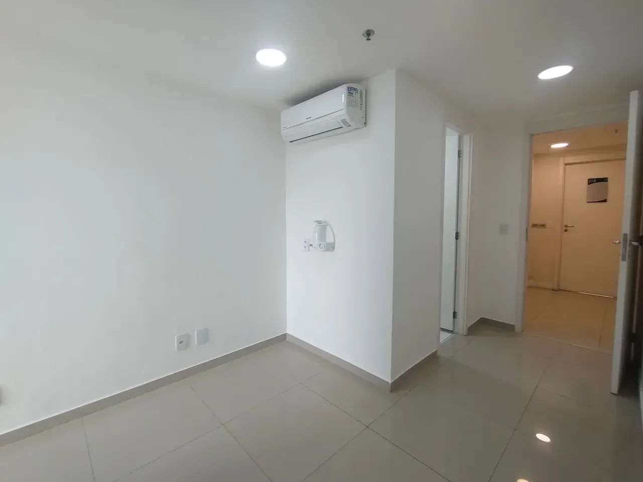 Sala comercial | 21m² | Reformada | Pilares, Zona Norte - RJ - Foto 3