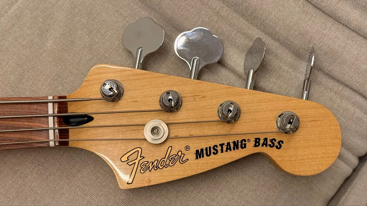 Baixo Fender mustang orange capri edição especial  - Foto 5