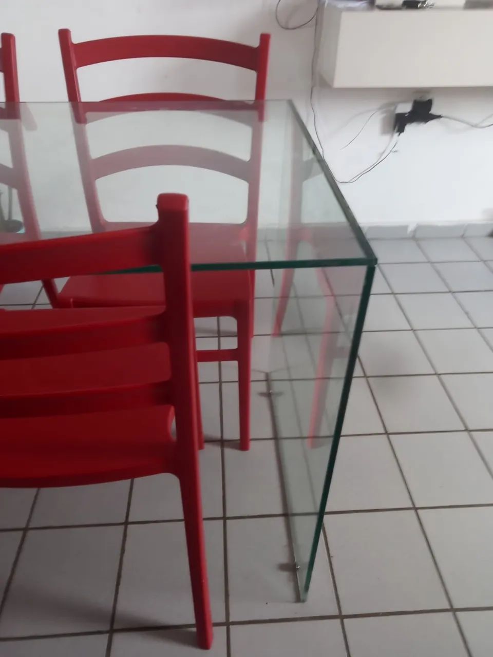 Mesa de vidro com as cadeiras Tramontina 