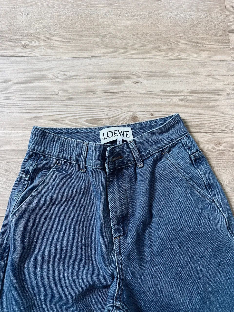 Calça jeans bordado loewe - Foto 2