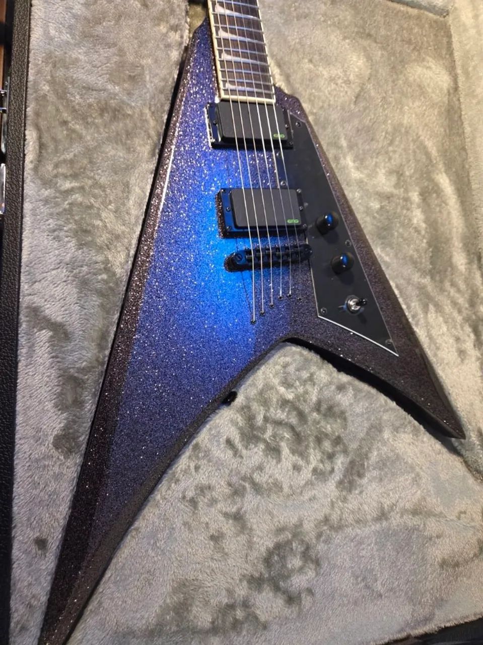 Guitarra ESP LTD Kirk KH-V Black Sparkle NOVA com CASE ESP - Foto 3