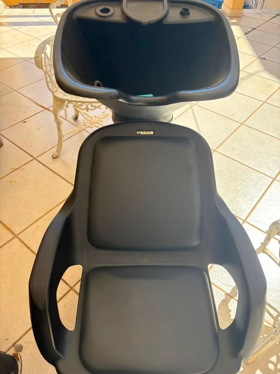 Lavatório reclinável semi novo 