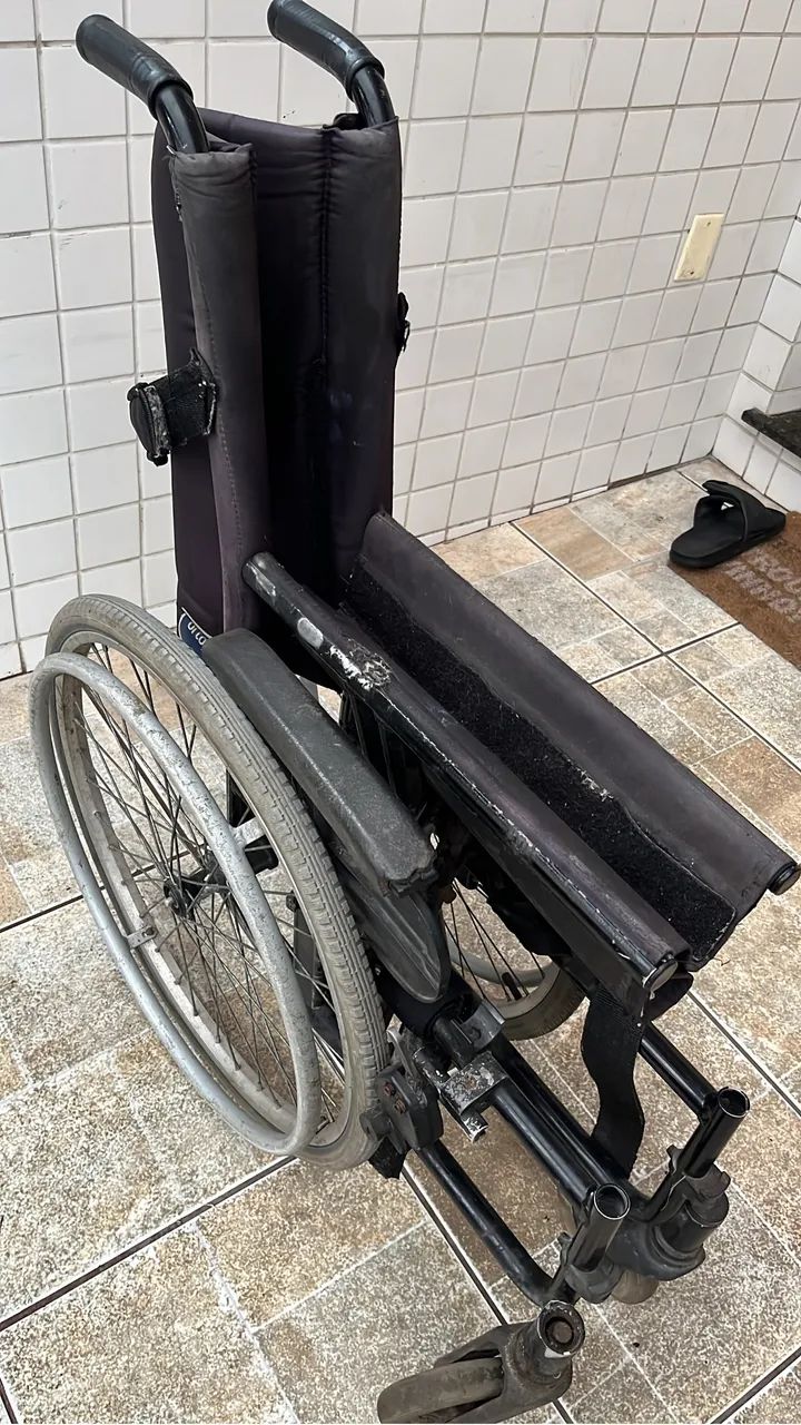 Vende-se cadeira de rodas  - Foto 2
