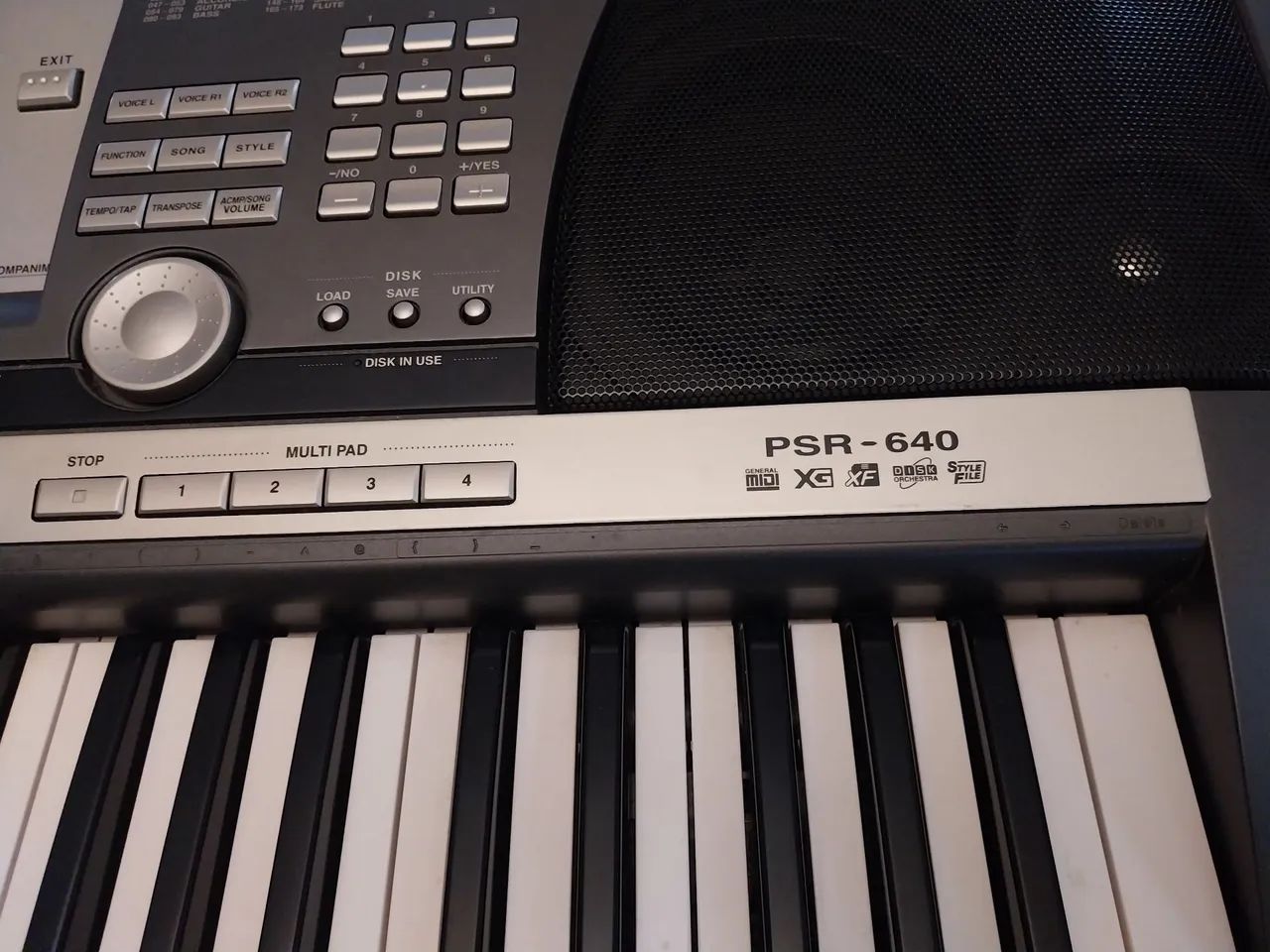 TECLADO YAMAHA