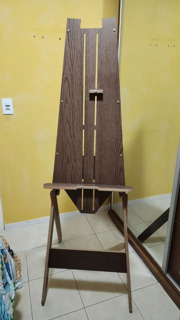 Cavalete para pintura em ótimo estado