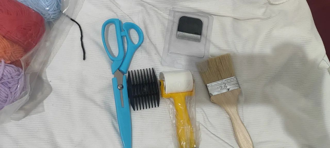 KIT COMPLETO PARA TUFTING - MÁQUINA CUT PILE + APARADOR E ACESSÓRIOS - Foto 4