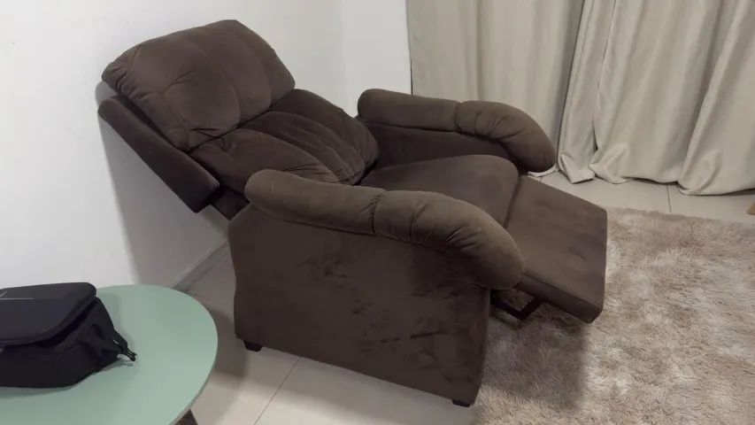 **Título:** Poltrona Reclinável Confortável - R$ 400,00 - Foto 4