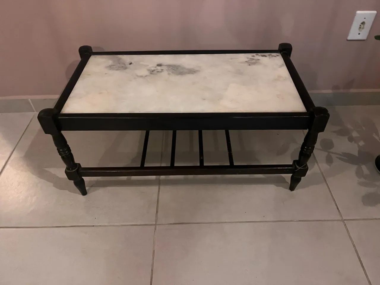 Mesa de centro de madeira maciça e pedra - Foto 3