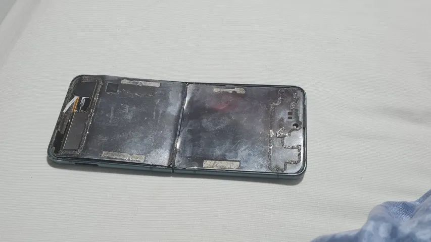 Samsung Galaxy Z Flip3 5G 5G - Tela quebrada - Foto 4