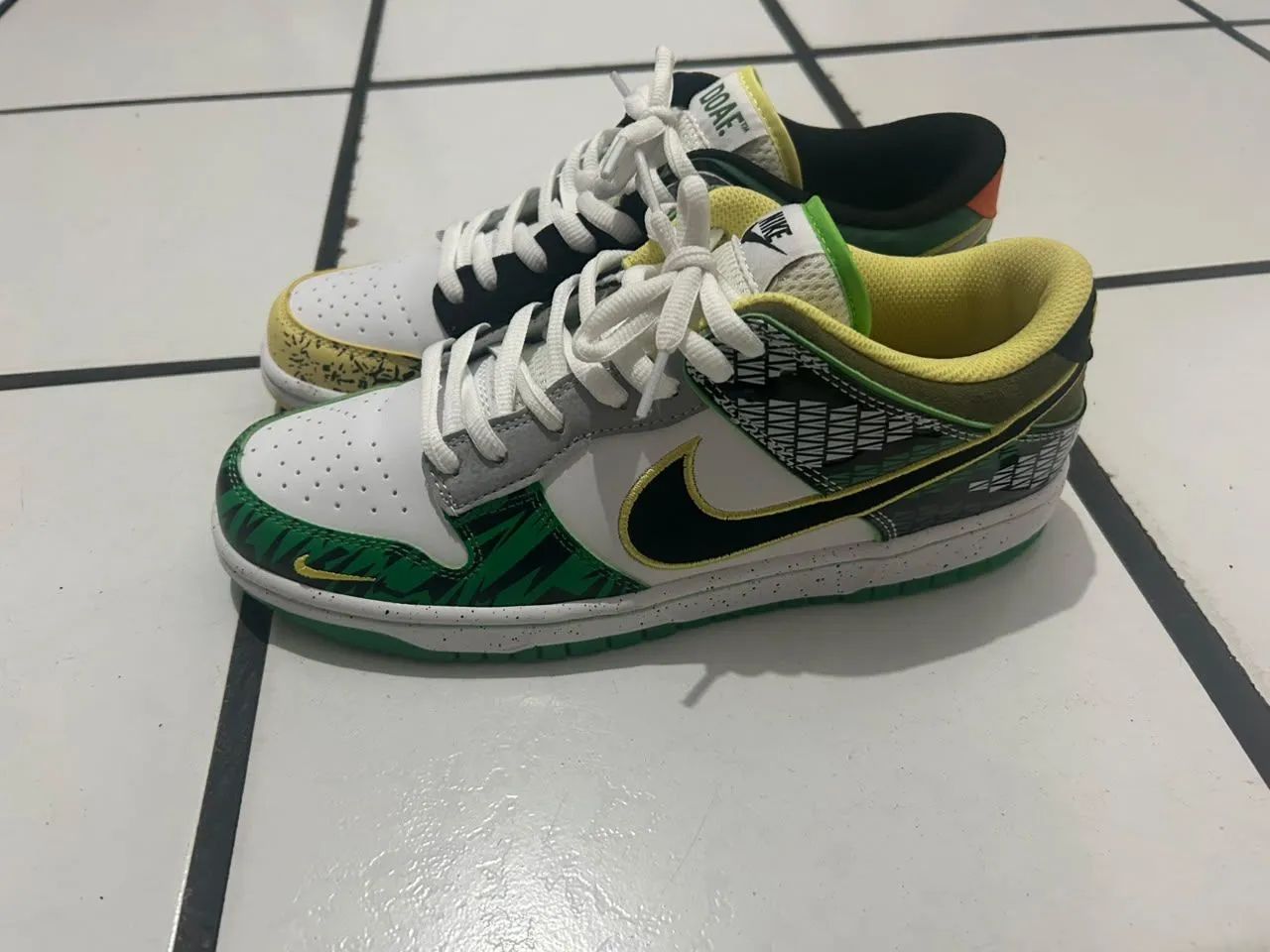 Tênis Nike Dunk Low Doernbecher