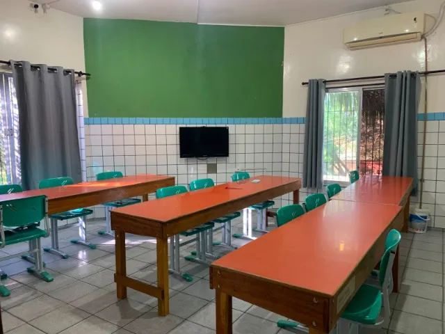 Escola de Ensino Fundamental em Costa Barros com 900m² - Foto 4