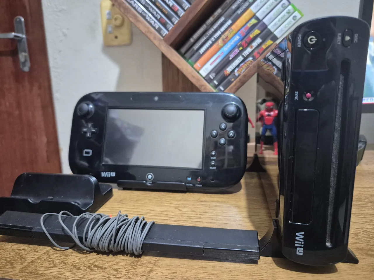 Wii U 32Gb deluxe completo e com dois jogos - Consoles de Vídeo