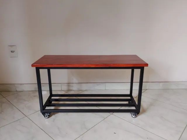Sapateira estilo industrial