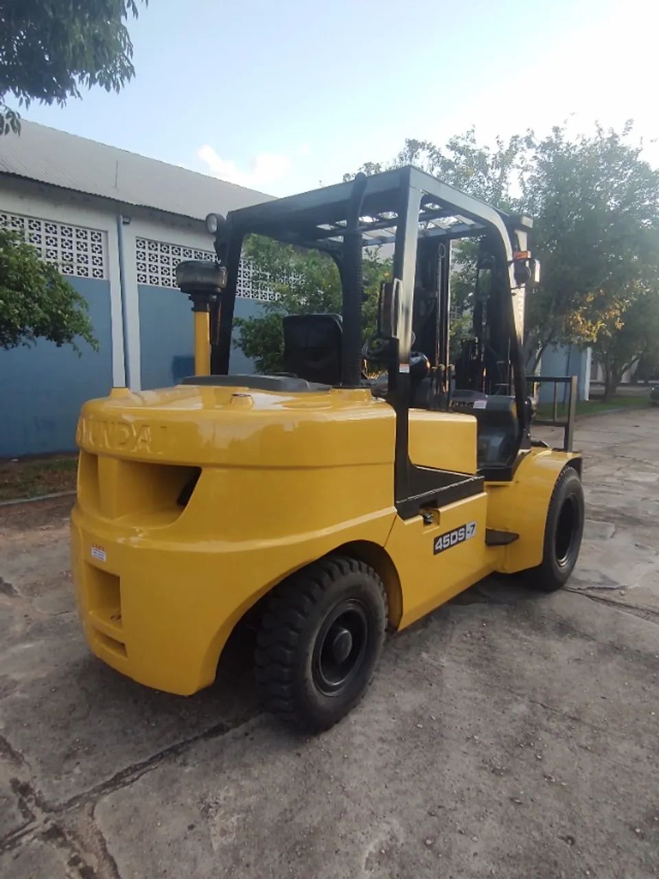Empilhadeira Hyundai 4,5T * Diesel com 8 mil horas * 2010 - Foto 3
