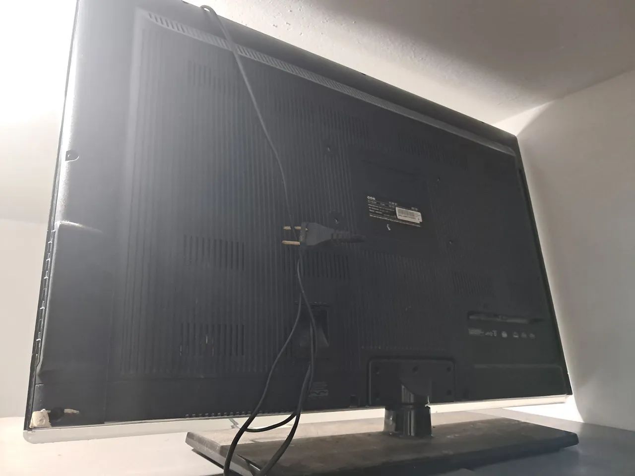 Televisão LED CCE de 32 polegadas com defeito. - Foto 3