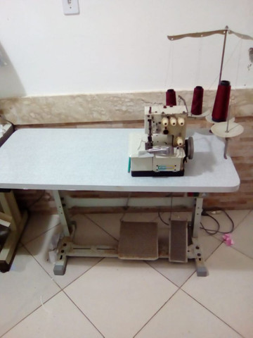 Maquina de costura semi galoneira
