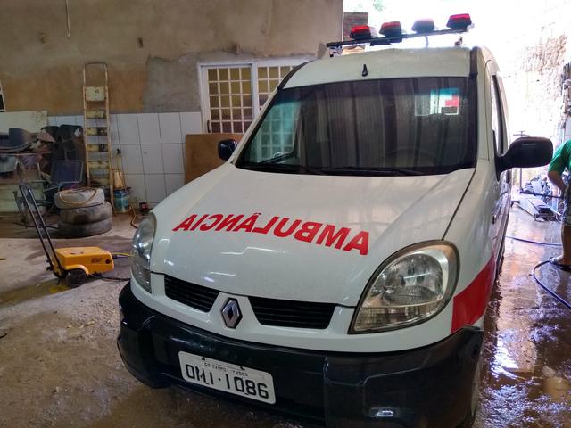 Ambulância kangoo - Foto 4
