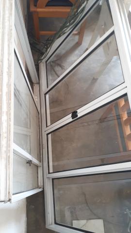 Janelas de luxo semi-nova - Foto 2