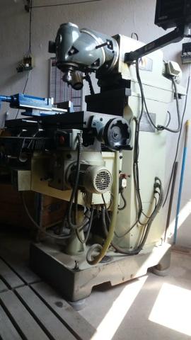 Vende-se uma fresadora universal iso 40 - Foto 6