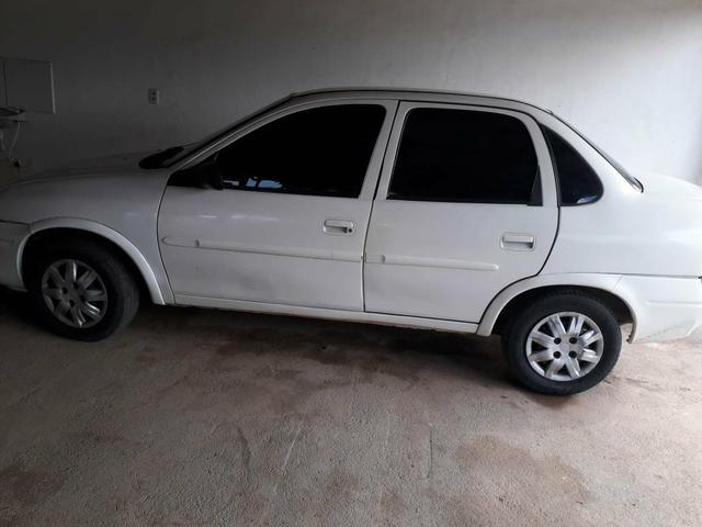 Vendo esse corsa classic ano 1o10 doc em dias no ponto de transferência bem conservado