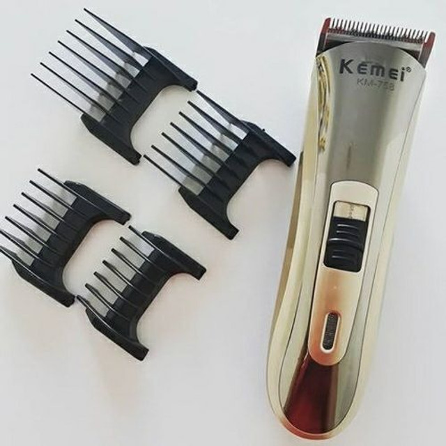 Máquina de Cortar Cabelo Kemei Sem Fio Bivolt - KM-758