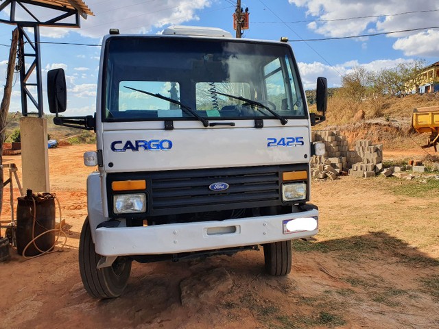 ROLL ON FORD CARGO 2425 TRAÇADO 6X4 EXTRA