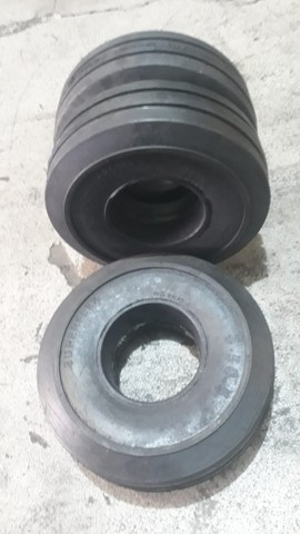 Linha de pneus industriais