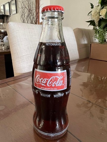 Garrafa Coca Cola retornável com líquido 200ml colecionador  - Foto 2