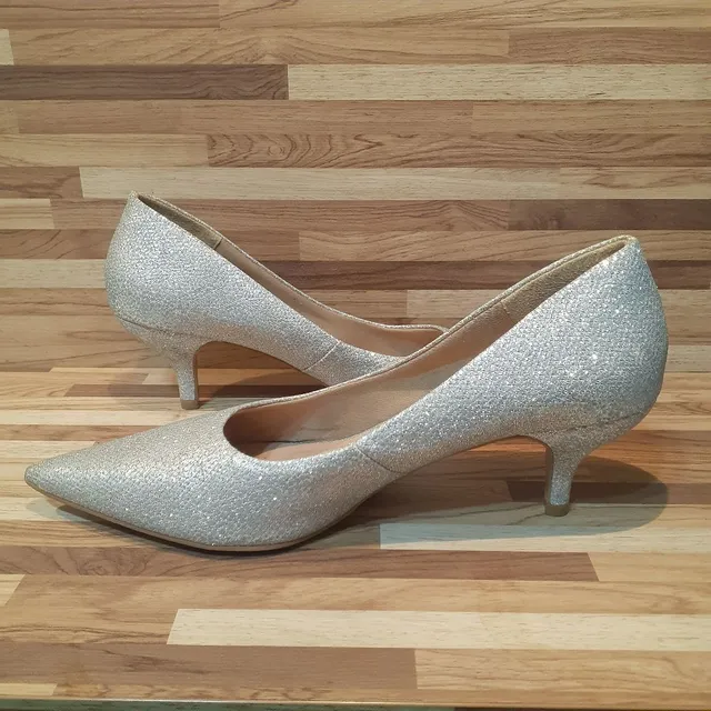 Sapatos Scarpin 41 Prata e Preto (Lote)