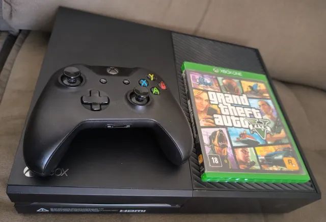 Xbox one com dois controles e um jogo - Videogames - Vila São Luiz,  Botucatu 1250197004