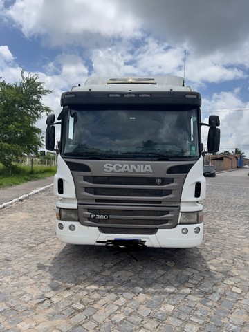 Caminhão Scania P360 2012 