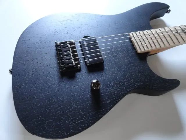 guitarra ibanez emg
