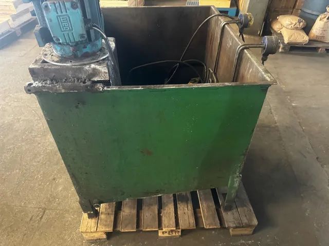 Tanque de aço - 500 litros - com resistencia para aquecer e motor com elice - Foto 4