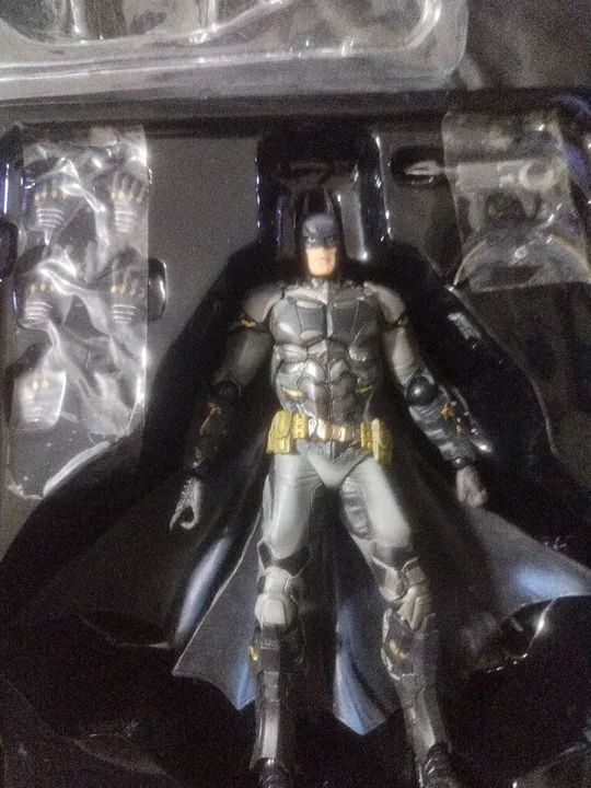 Batman Arkham Knight Play Arts Kai - Figura de Ação - Hobbies e